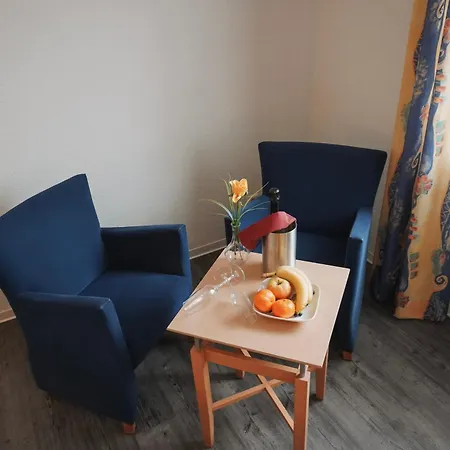 Steakhuesli Hotel- Restaurant * שופהיים
